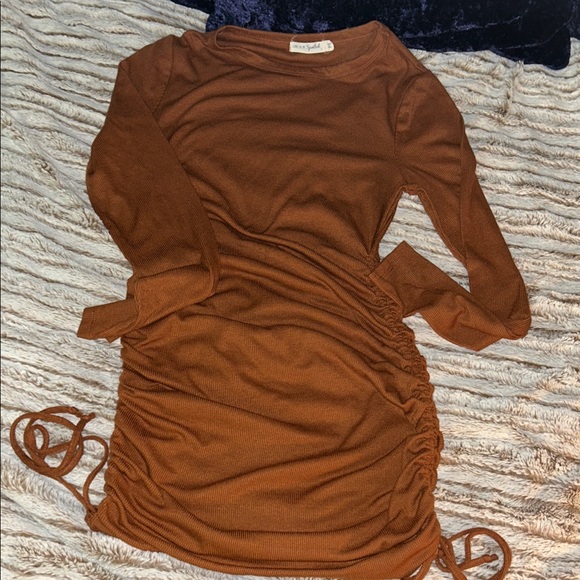 Rust Long Sleeve Ruched Dress - Picture 2 of 2